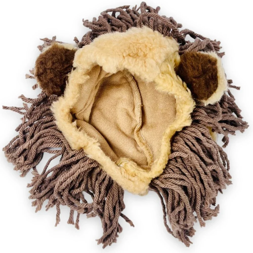 Vintage features lion